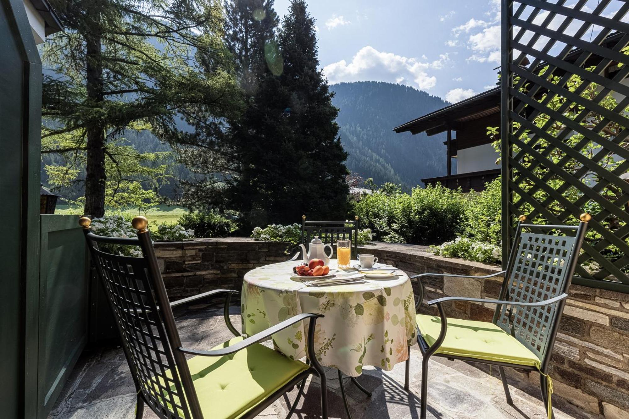 Aparthotel Landhaus St. Joseph Mayrhofen Exterior foto